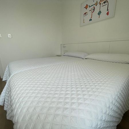 Hostal Montevideo Beachfront Nigrán Kültér fotó