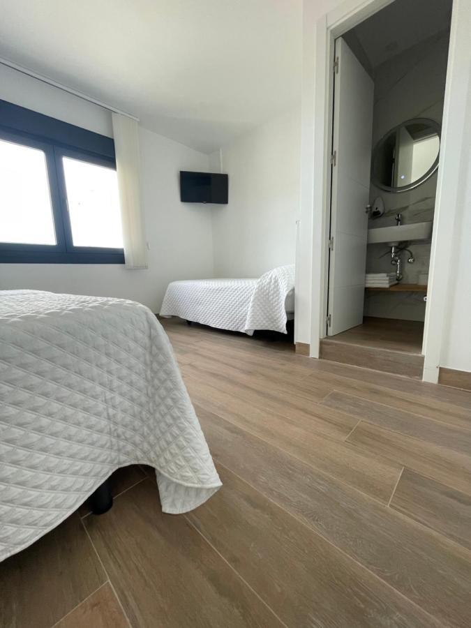 Hostal Montevideo Beachfront Nigrán Kültér fotó