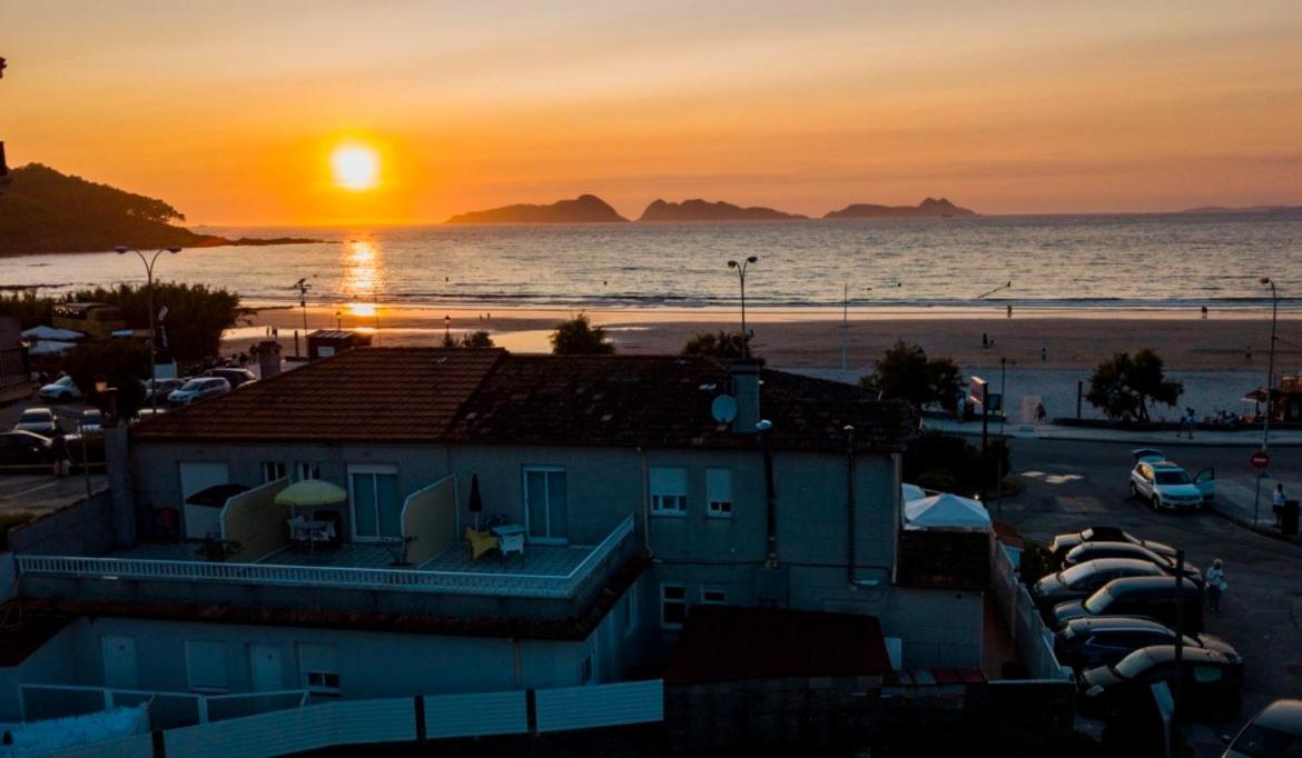 Hostal Montevideo Beachfront Nigrán Kültér fotó